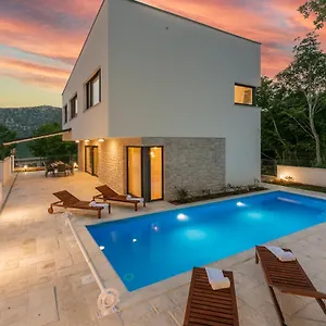  Villa Luce